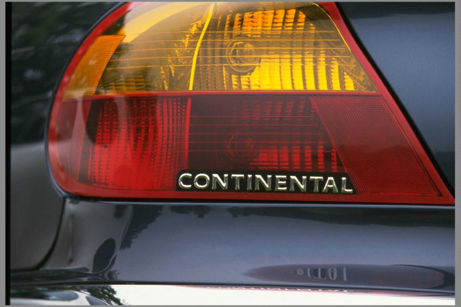  Lincoln Continental 1998 года  (фото 14 из 99)